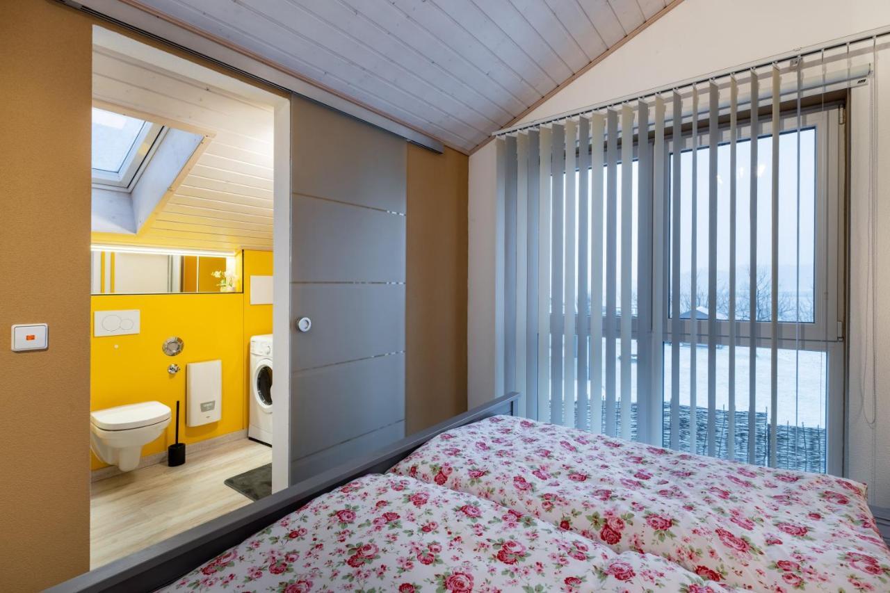 Gemuetliche Ferienwohnung Mit Panoramablick Muttensweiler Екстериор снимка